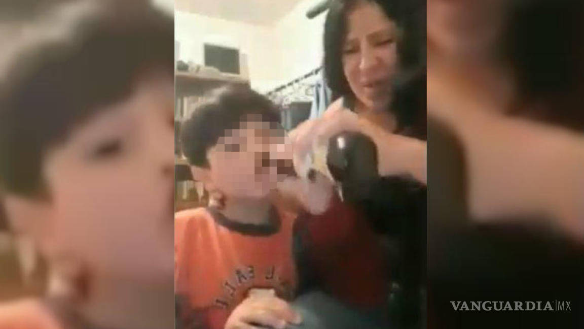 Se viraliza video de mujer bebiendo cerveza con su pequeño hijo