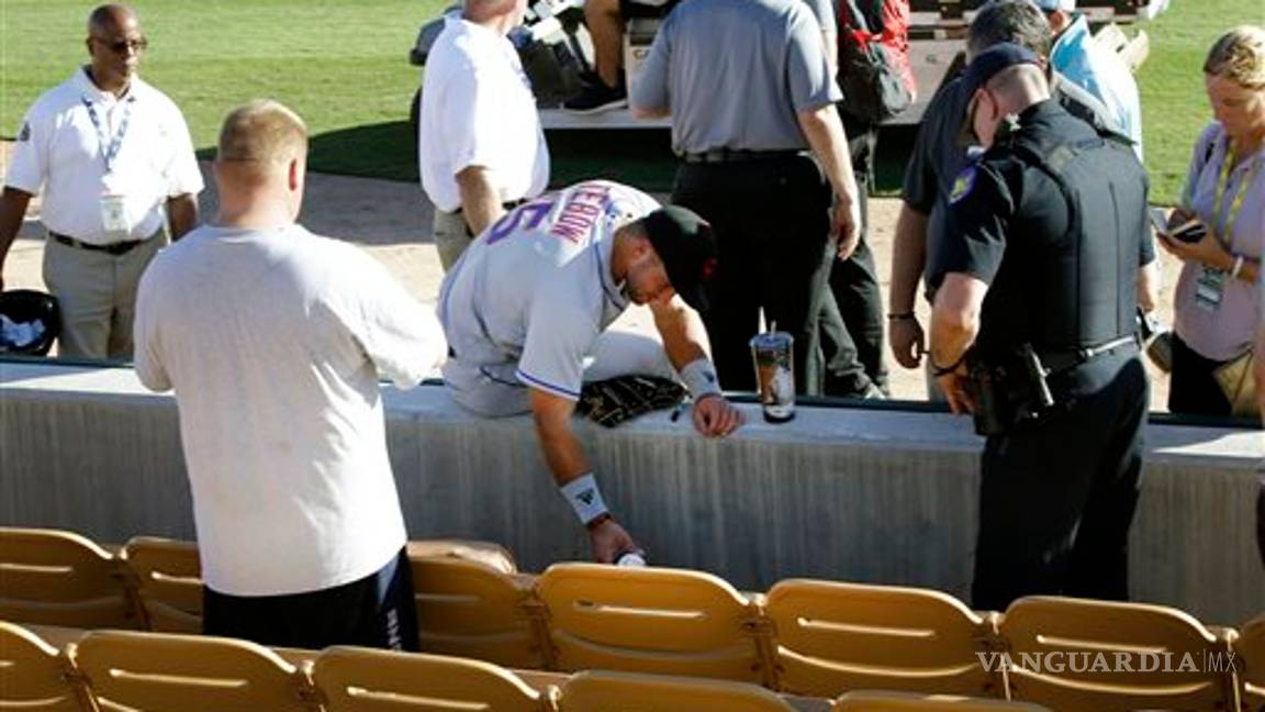 $!El increíble gesto de Tim Tebow con un fanático que se convulsionó (video)