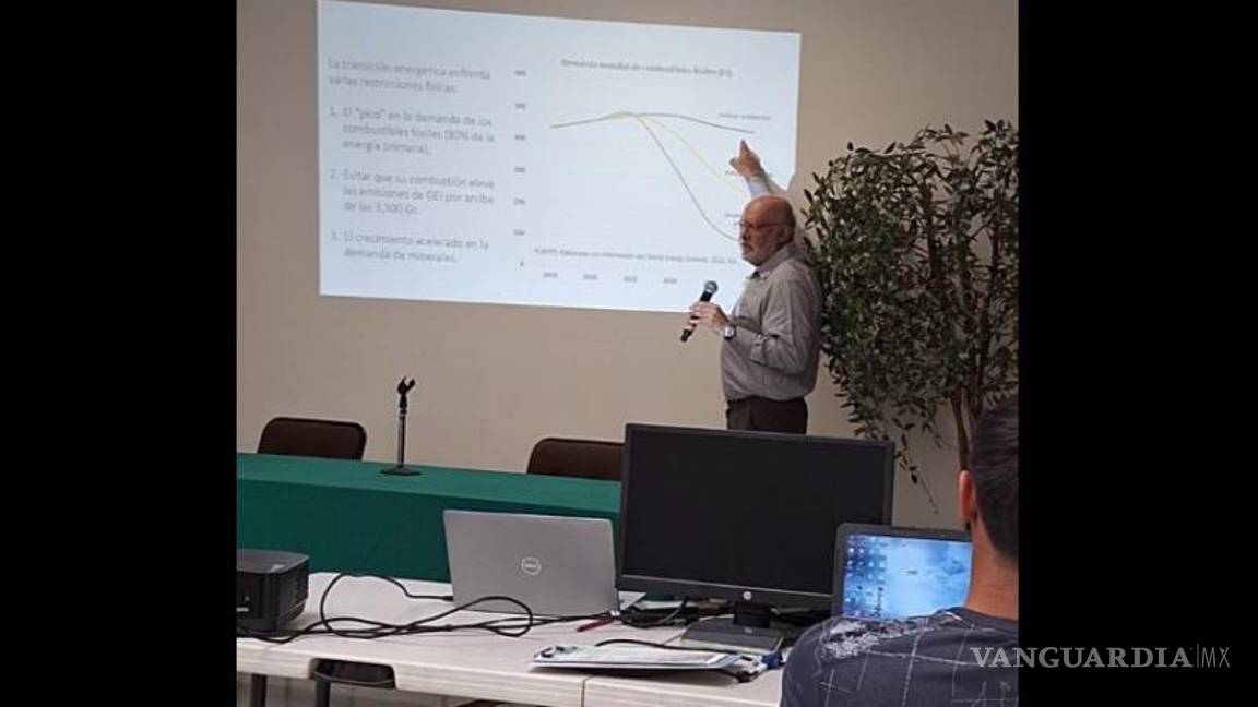 $!Alejandro Dávila expone en el Pre Foro Nacional de Movilidad.