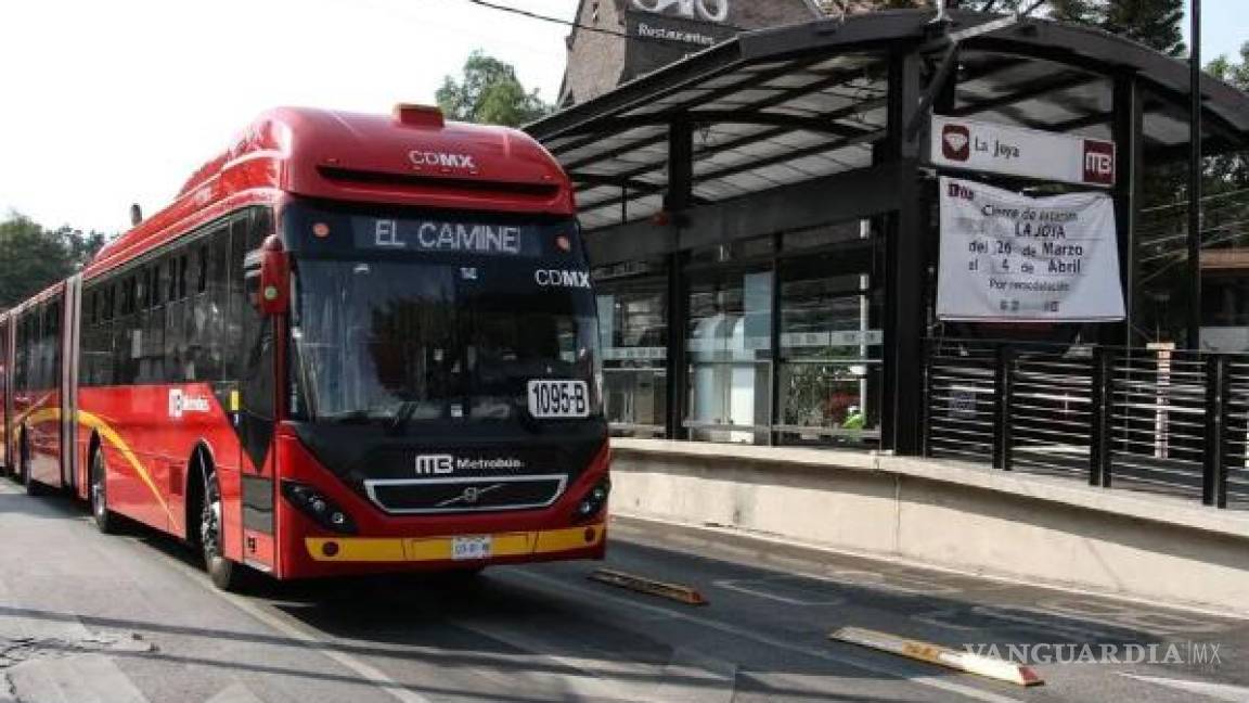 CDMX: Ahora el Metrobús... hay 10 lesionados tras frenado de emergencia