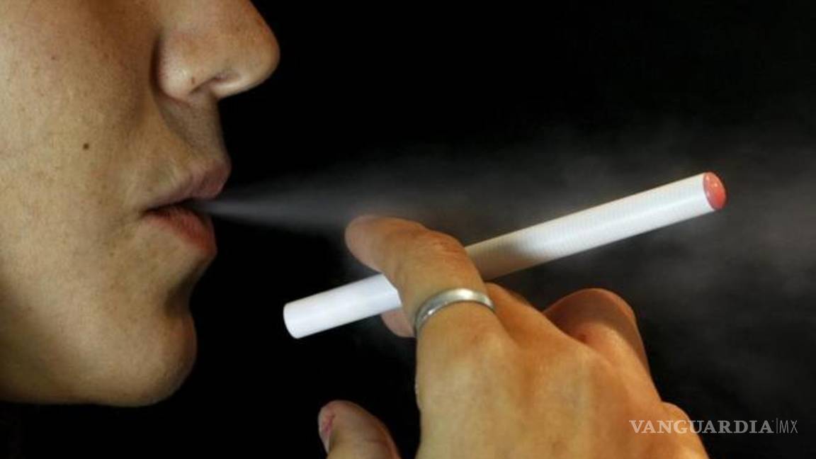 $!Los jóvenes que fuman cigarrillos electrónicos, son propensos a ser fumadores el resto de su vida
