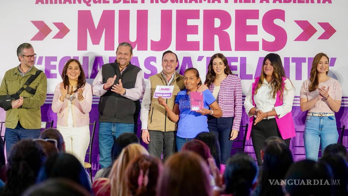 Becan Estado y Municipio en Ramos Arizpe a más de mil mujeres para que terminen la Prepa