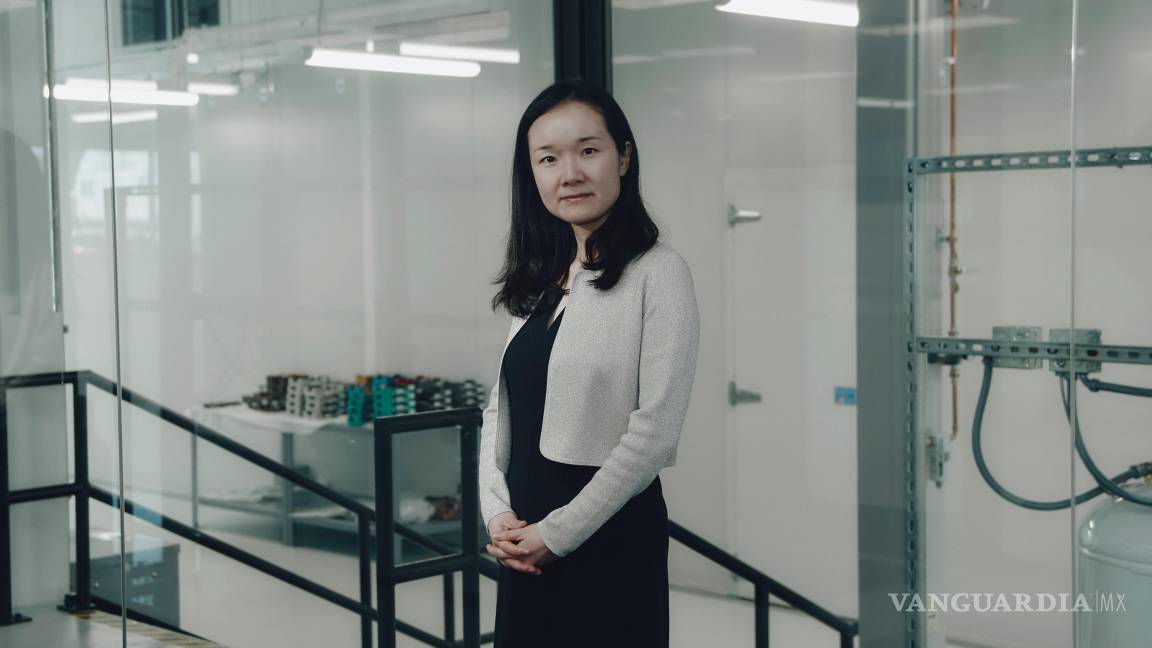 $!Siyu Huang, directora ejecutiva de Factorial Energy, una startup que desarrolla una batería para vehículos eléctricos con carga más rápida, en Billerica.