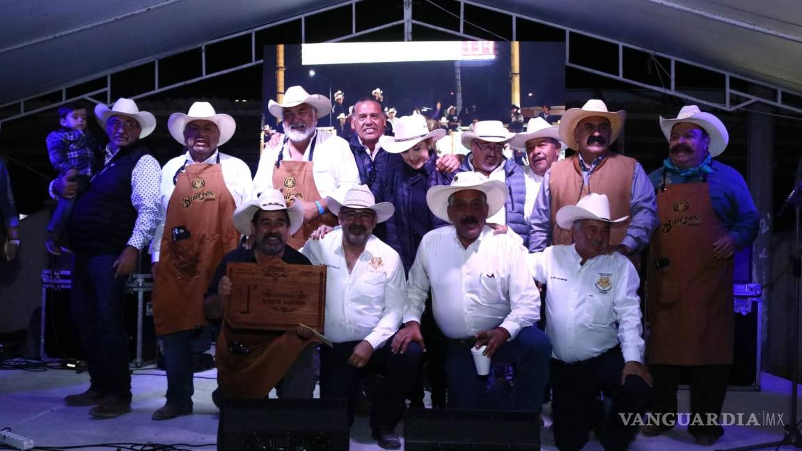 $!El equipo de la Narro brilló en la categoría de término cantado.