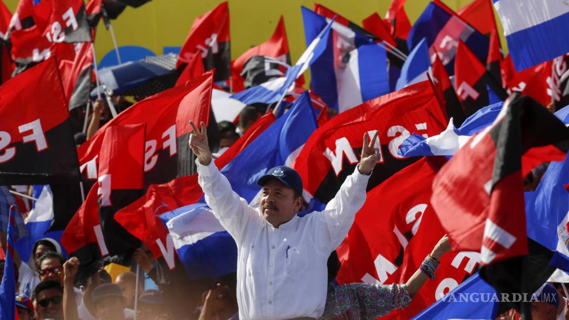 $!El presidente de Nicaragua, Daniel Ortega, en un mitin por el 39 aniversario de la victoria sandinista que derrocó a la dictadura de Somoza, en Managua, Nicaragua.