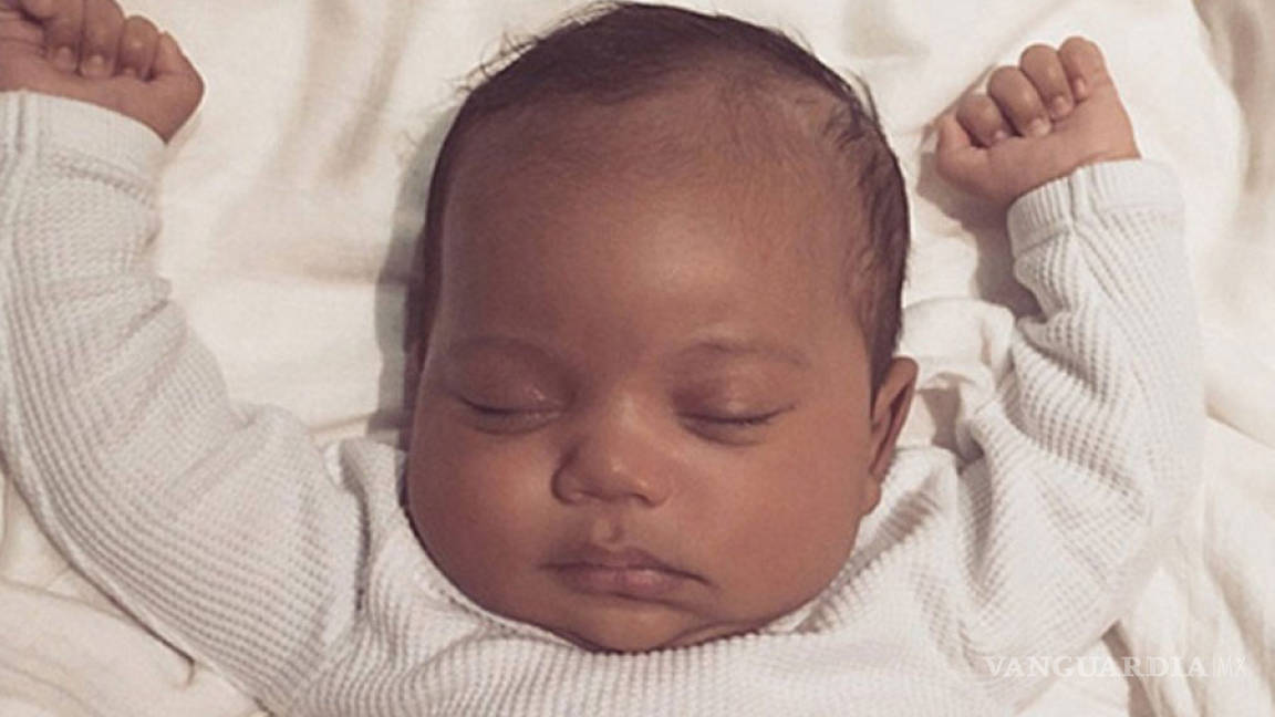 Kim kardashian compartió foto de su bebé