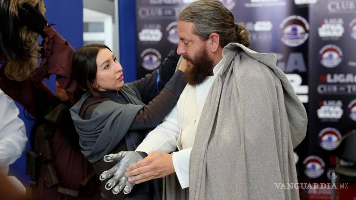 Seguidores de Star Wars reivindican su fidelidad a la saga en Bogotá