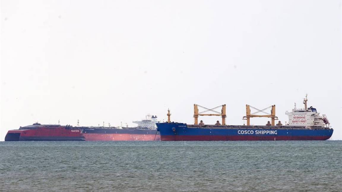 $!Egipto realiza esfuerzos para liberar buque Ever Given que bloquea el Canal de Suez