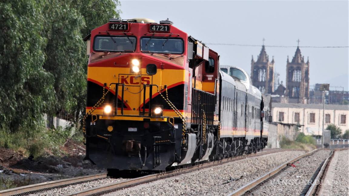 Realiza tren viaje privado con pasajeros desde Saltillo hacia Monterrey