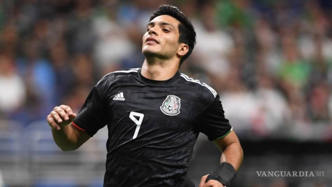 Raúl Jiménez regresa a Selección Mexicana tras fractura de cráneo