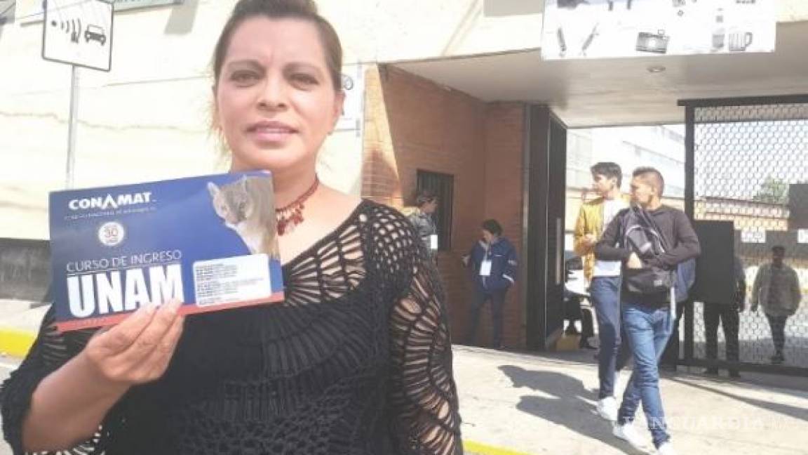Madre de familia de 47 años presentó su examen para entrar a la UNAM... “nunca es tarde para regresar a estudiar”