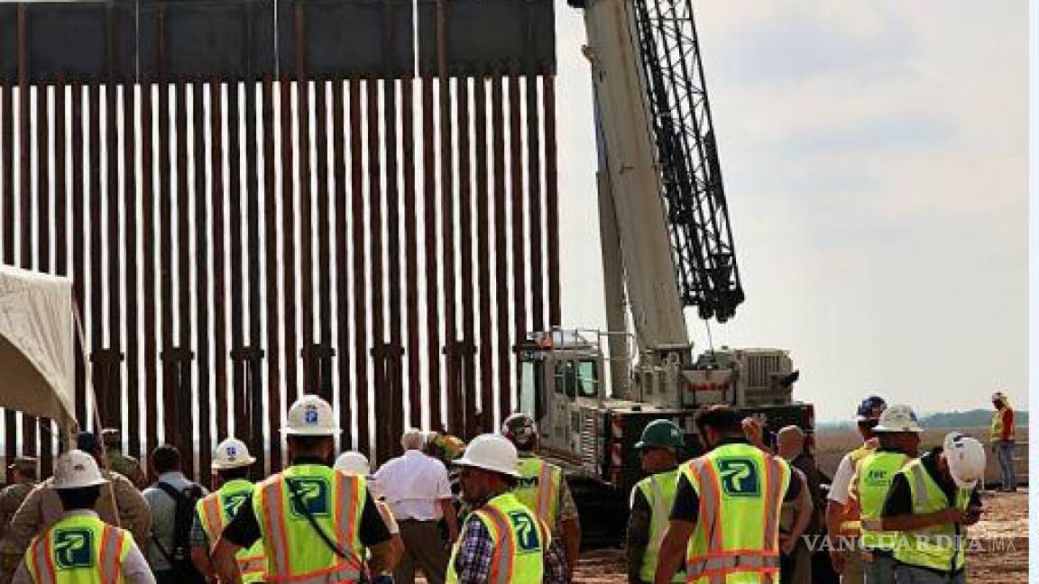 Construye Texas su propio muro fronterizo con México en pleno Día del Migrante