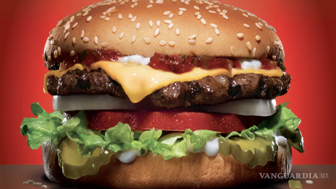 $!Carl’s Jr. espera repartir más de 400 mil hamburguesas.