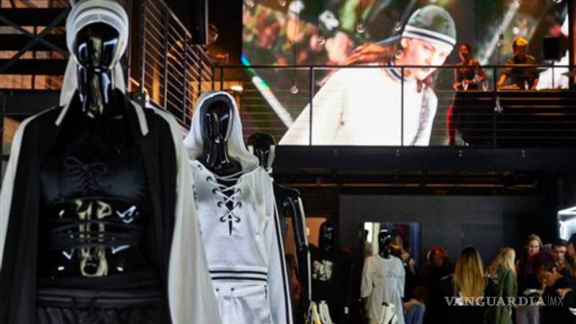 $!"Si los locos Addams hicieran ejercicio usarían mi nueva colección de ropa": Rihanna