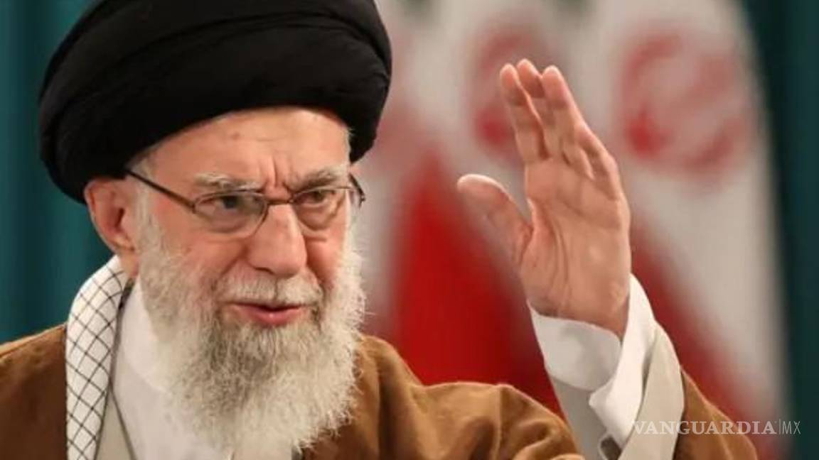 El líder supremo iraní sale del búnker para proclamar su victoria sobre Israel