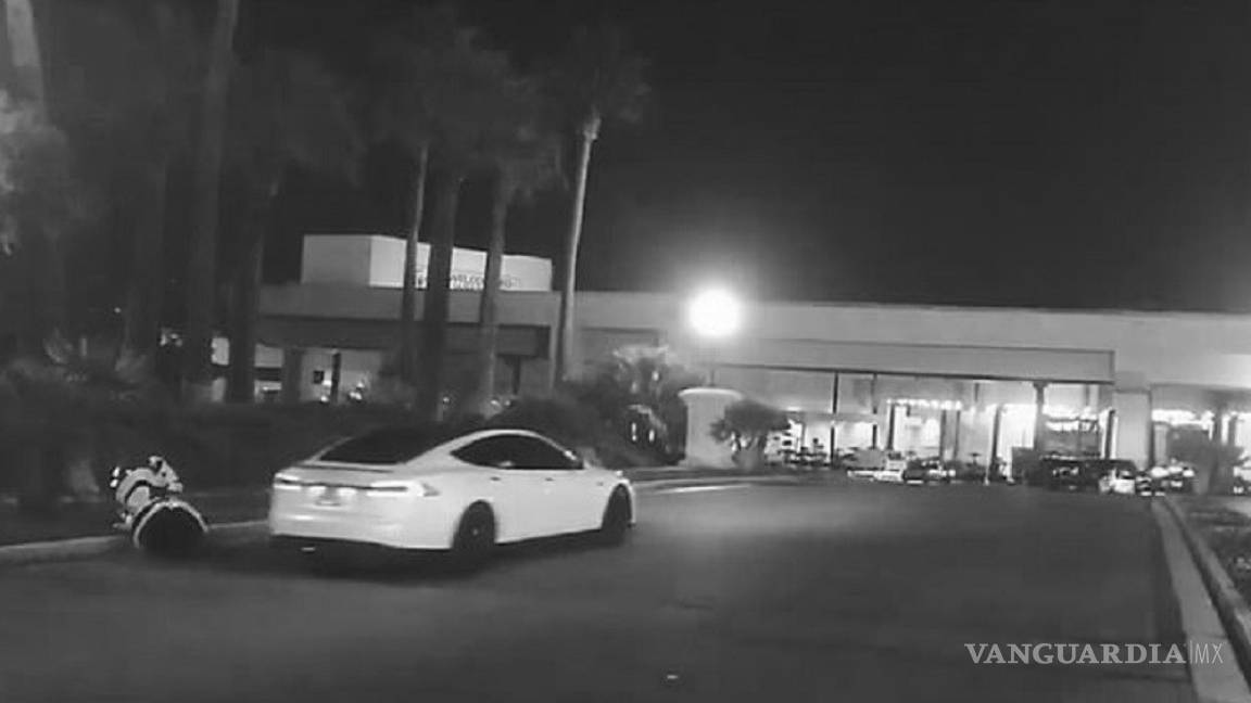 Tesla Model S en modo semi autónomo atropelló a un robot en el CES