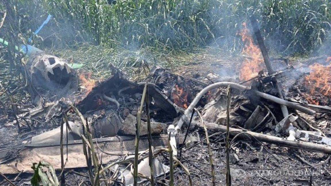 Helicóptero se desplomó e incendió en Tuxpan, Jalisco; tres calcinados