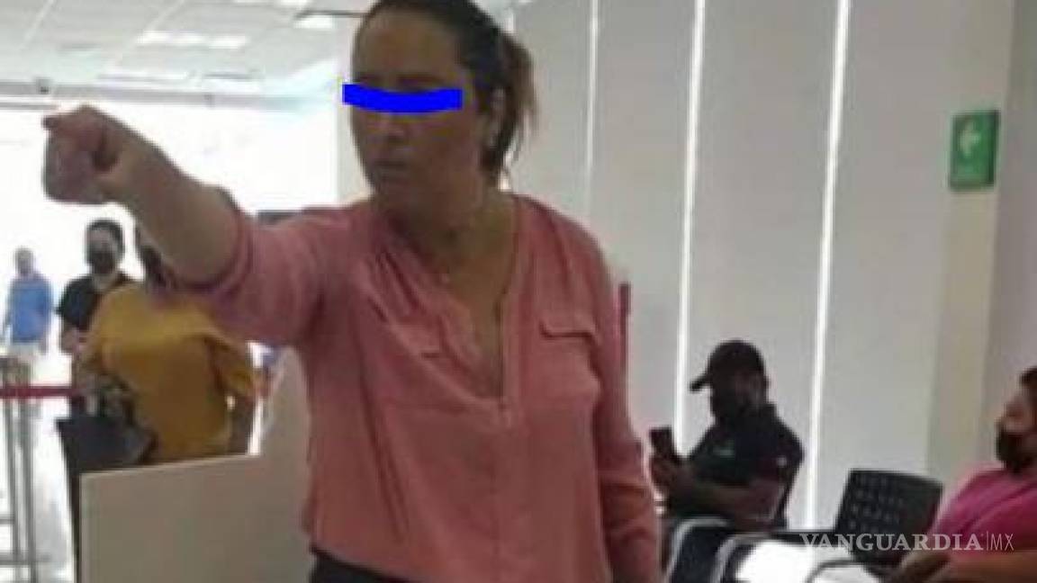 ‘Soy de la DEA’: mujer amenaza a personal de banco en Piedras Negras, Coahuila