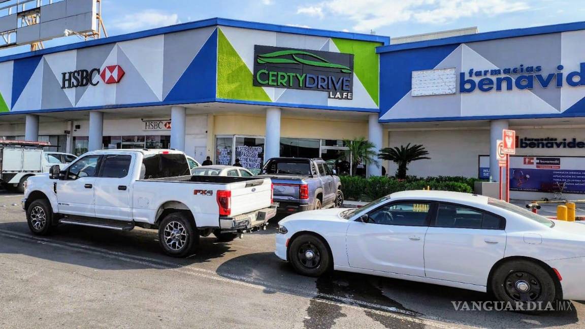 Detienen a 20 en cateo a empresa que ofrecía créditos para la compra de autos, en Nuevo León