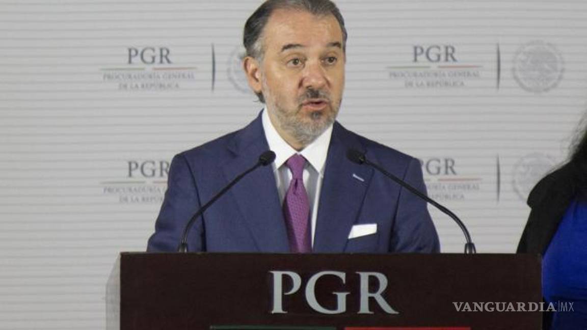 $!La renuncia de Raúl Cervantes complica elección de fiscal: Peña Nieto