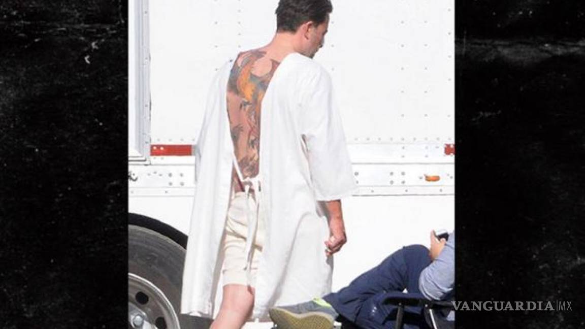 Affleck aclara que tatuaje es falso