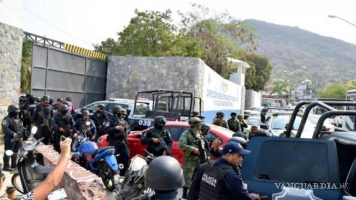 Vinculan a proceso a 20 policías municipales de Zihuatanejo, Guerrero