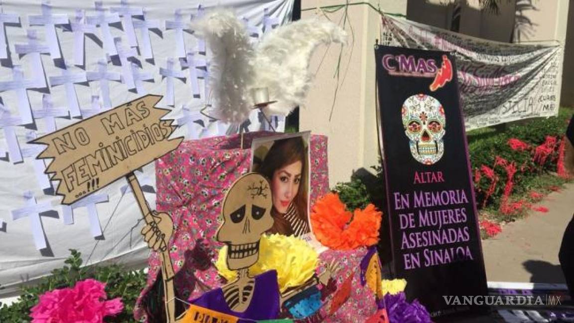 Con altar de muertos, exigen a Fiscalía de Sinaloa esclarecer los 70 feminicidios que van en el año