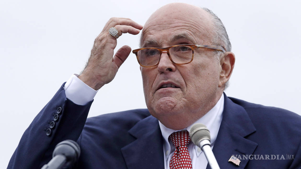 Cita Congreso a Giuliani; pide documentos