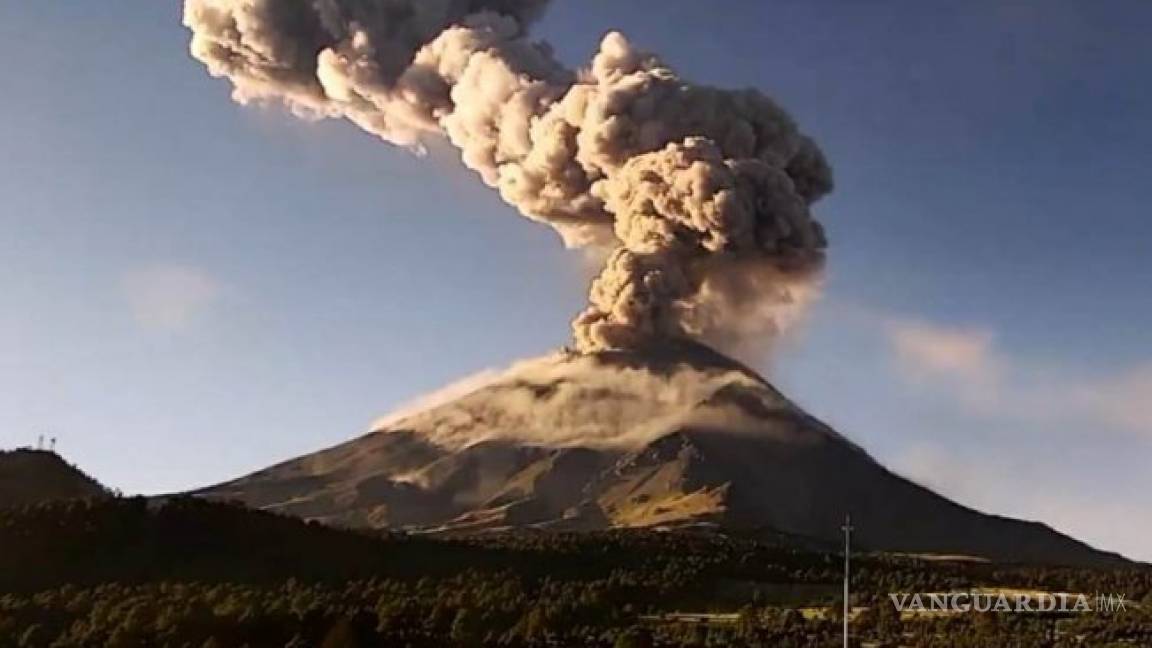 Ceniza del Popocatépetl causa alertas de salud