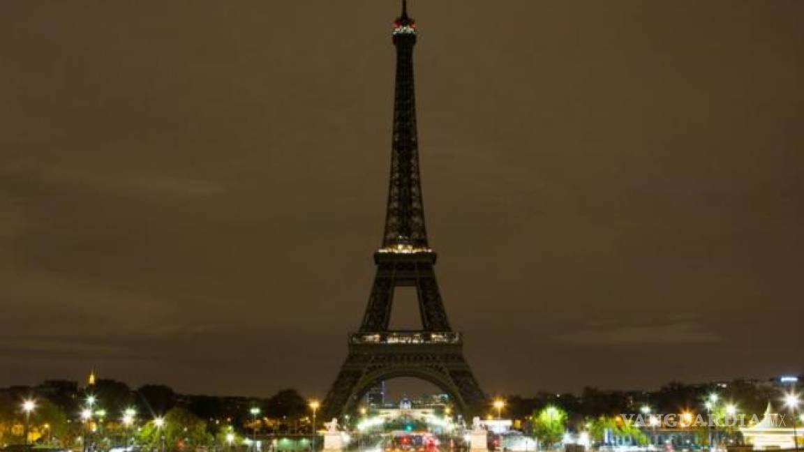 Francia apaga la Torre Eiffel en solidaridad con víctimas del atentado en Manchester