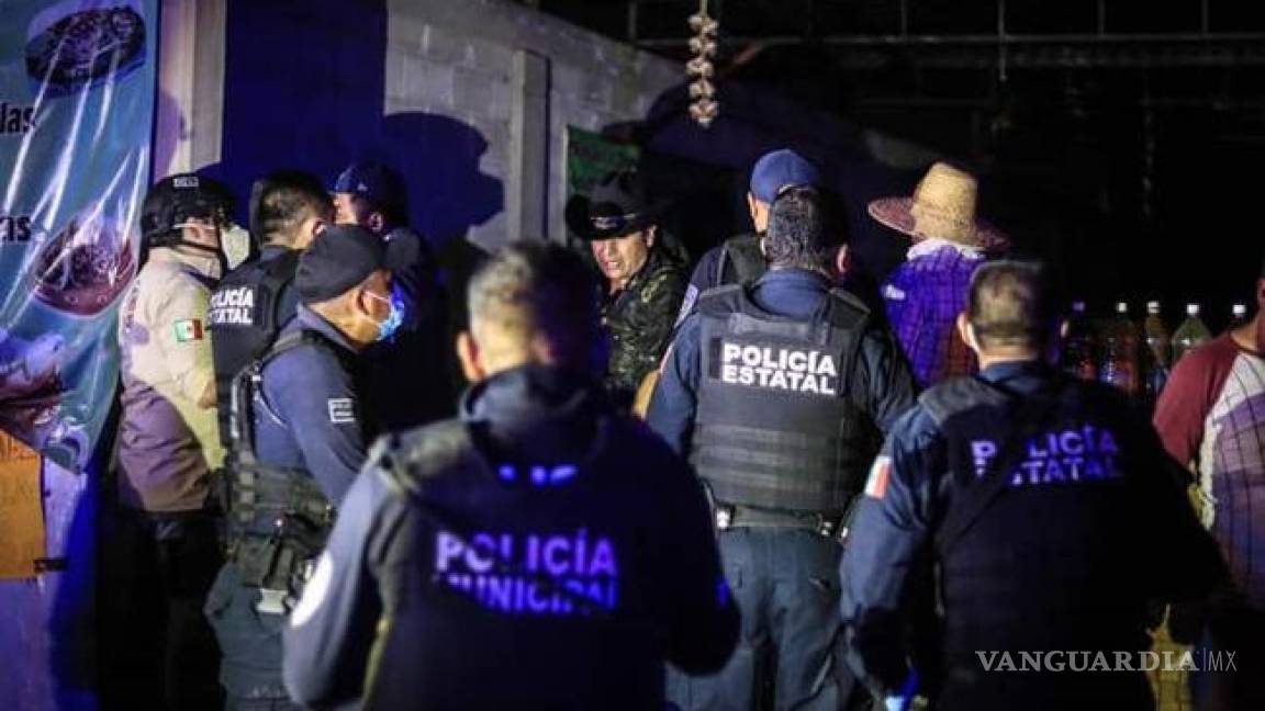 Golpean a policías de Querétaro en operativo de prevención por coronavirus