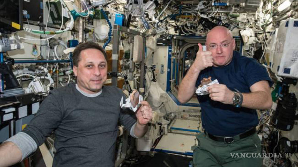 Planea NASA producir comida con excremento en el espacio