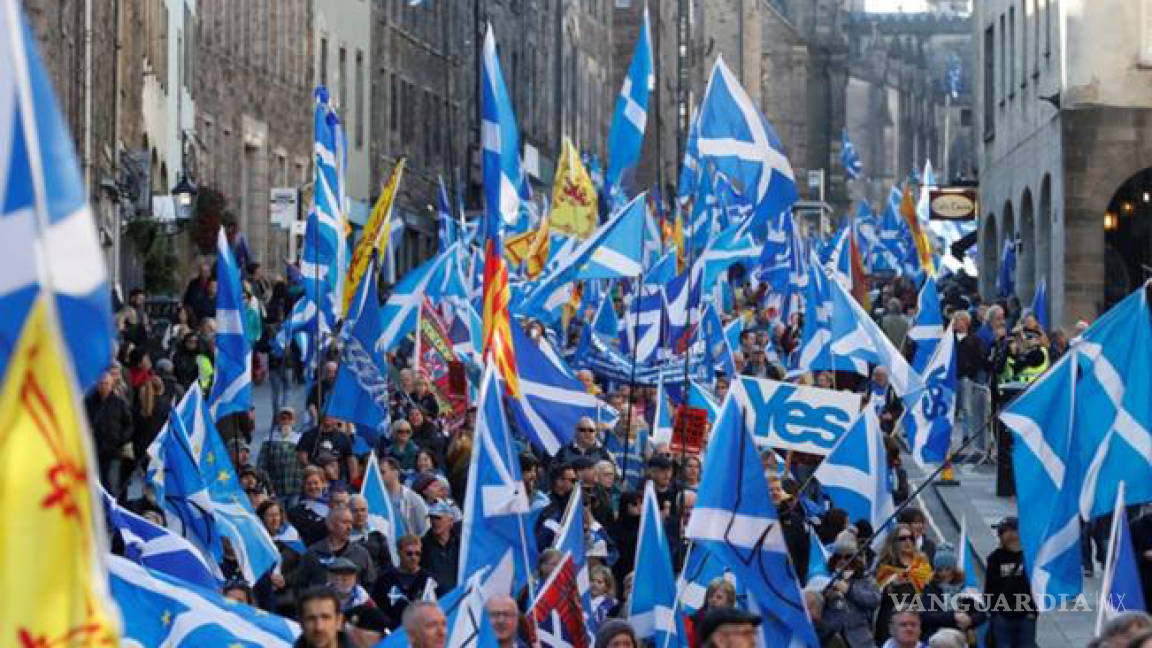 Marchan miles pidiendo la independencia de Escocia