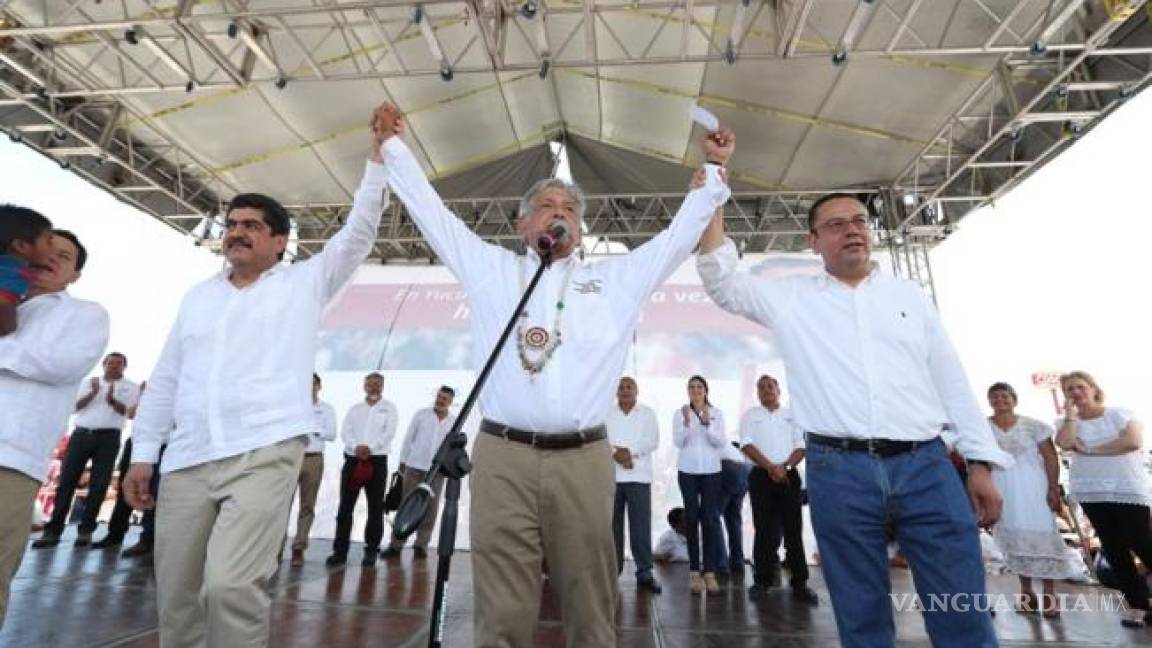 ¿Manuel Espino es el amuleto de la victoria de AMLO?, levantó la mano a Calderón y a Peña Nieto... ¡y ganaron!