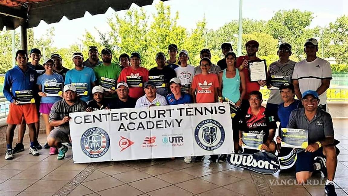 Raquetas y entrenadores reciben clínicas en pro del tenis saltillense