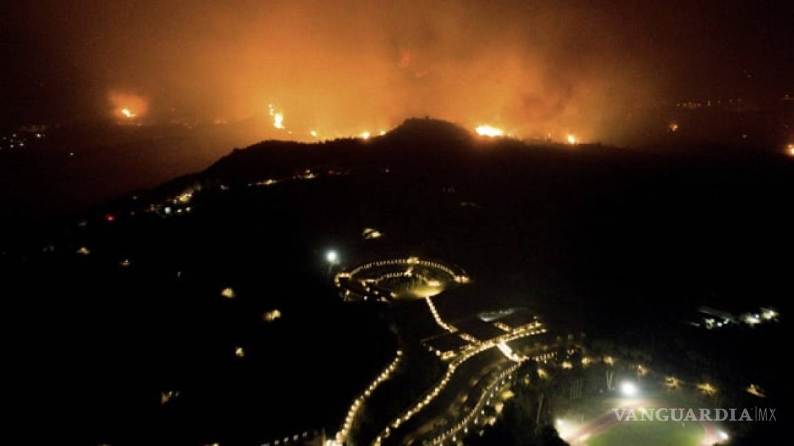 En Grecia incendios siguen devorando miles de hectáreas y amenazan sitios históricos