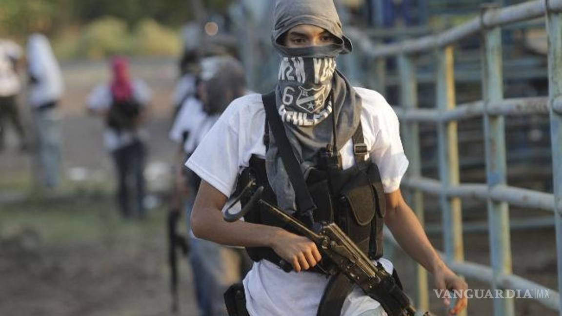 $!Autodefensas en Michoacán deben desarmarse, dice Ramírez Bedolla