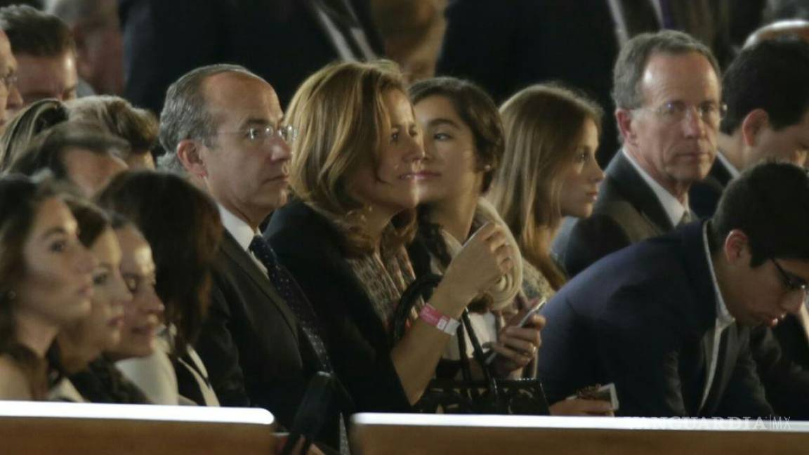 Felipe Calderón y Margarita Zavala acuden a misa en la Basílica