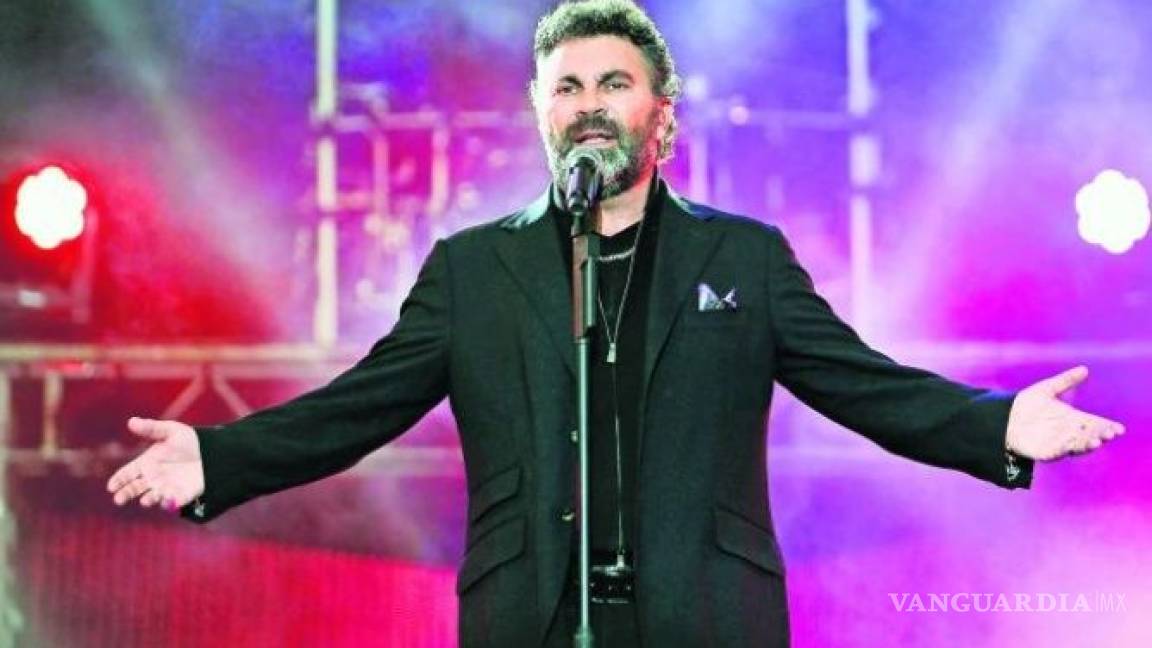 Mijares: muestran al cantante en Bellas Artes