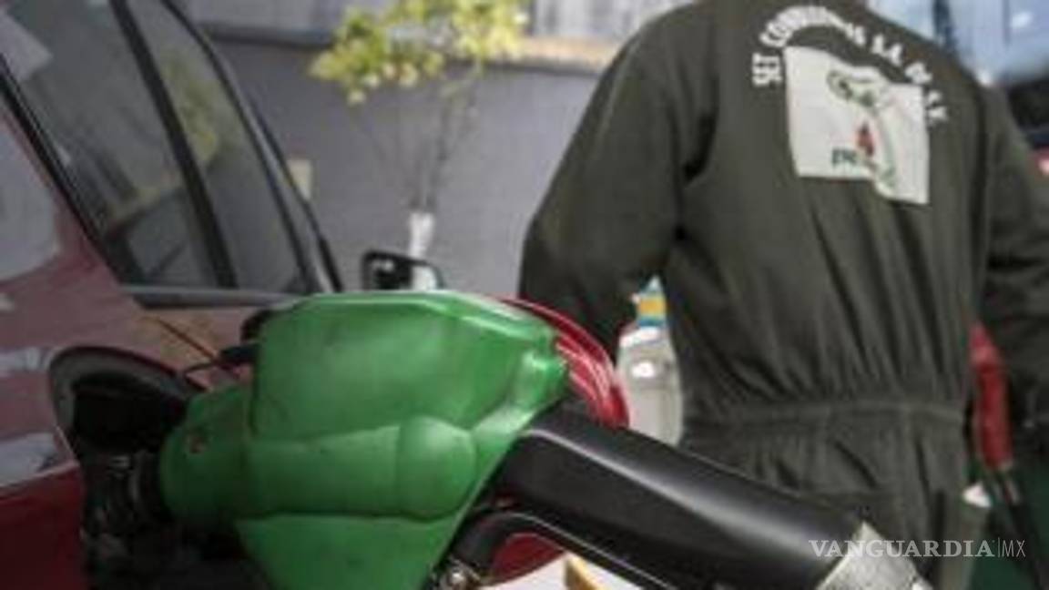 $!Se desborda violencia: saquean y roban gasolina