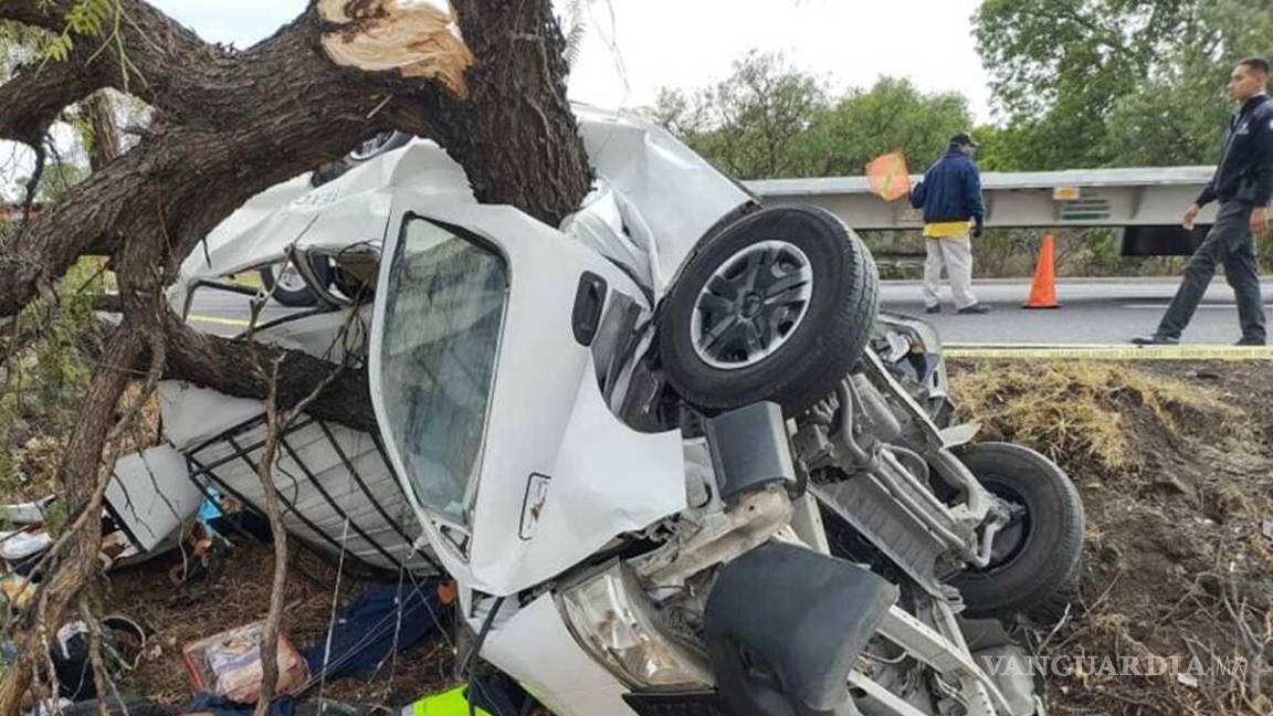$!Aspectos del accidente en la autopista México-Querétaro.