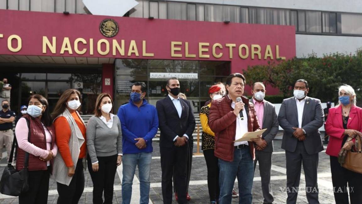 Se lanza Morena contra INE y lo acusa de querer quitarle mayoría con candado a pluris
