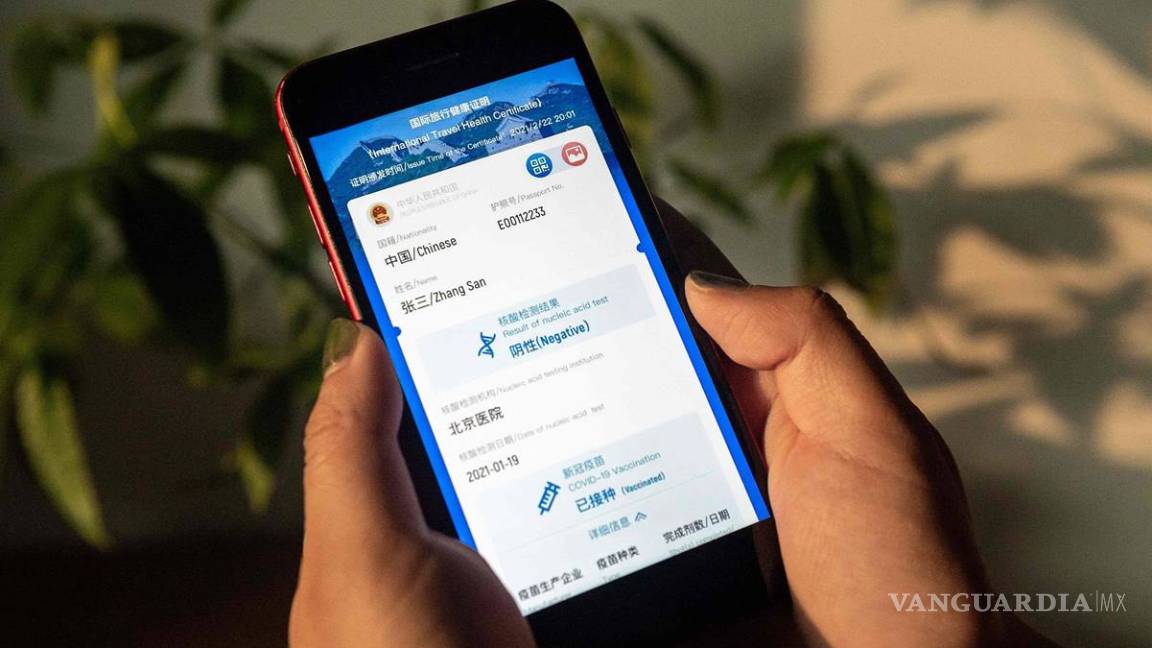 China lanza &quot;pasaporte sanitario&quot; contra el Covid-19; EU y UE evalúan introducir la medida