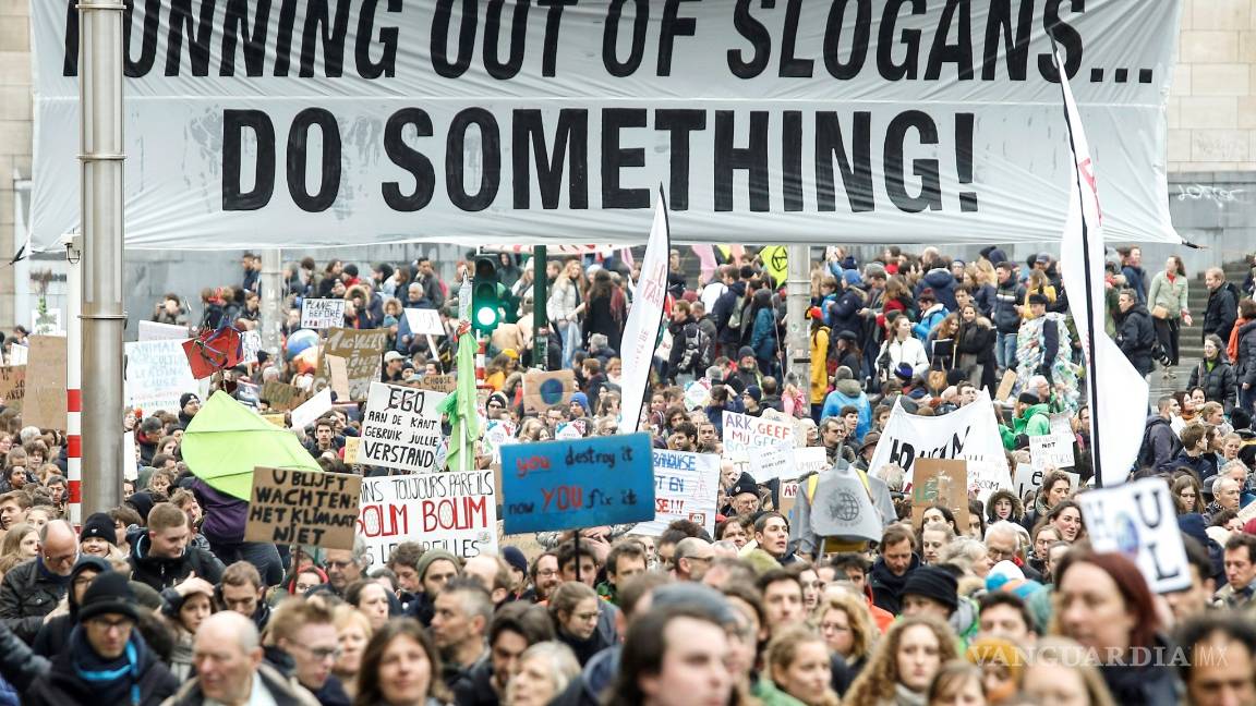 $!Jóvenes marchan en todo mundo para exigir políticas contra cambio climático