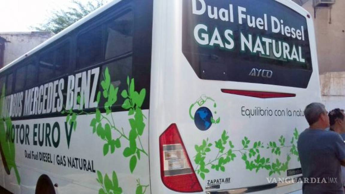 Presentan camiones de sistema dual para Metrobús Torreón