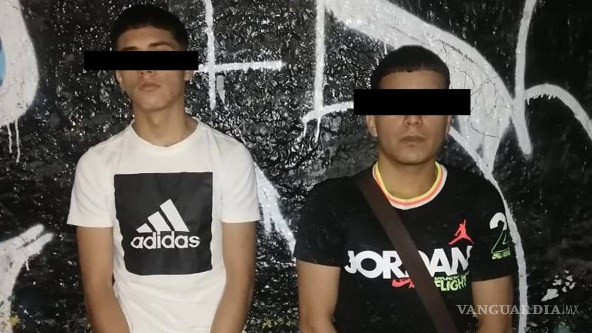 Detienen en Tláhuac a dos hijos de &quot;El Ojos&quot; con un arma y droga
