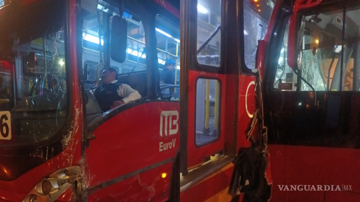 Chocan dos metrobuses en Ciudad de México; hay más de 20 heridos