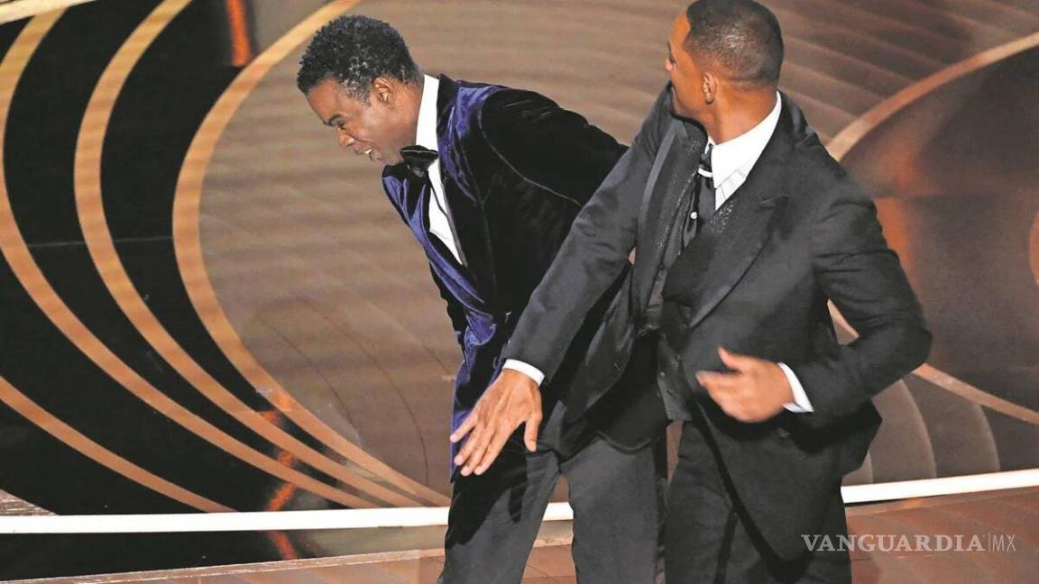 $!La cachetada que le propinó Will Smith a Chris Rock sigue dando de que hablar.