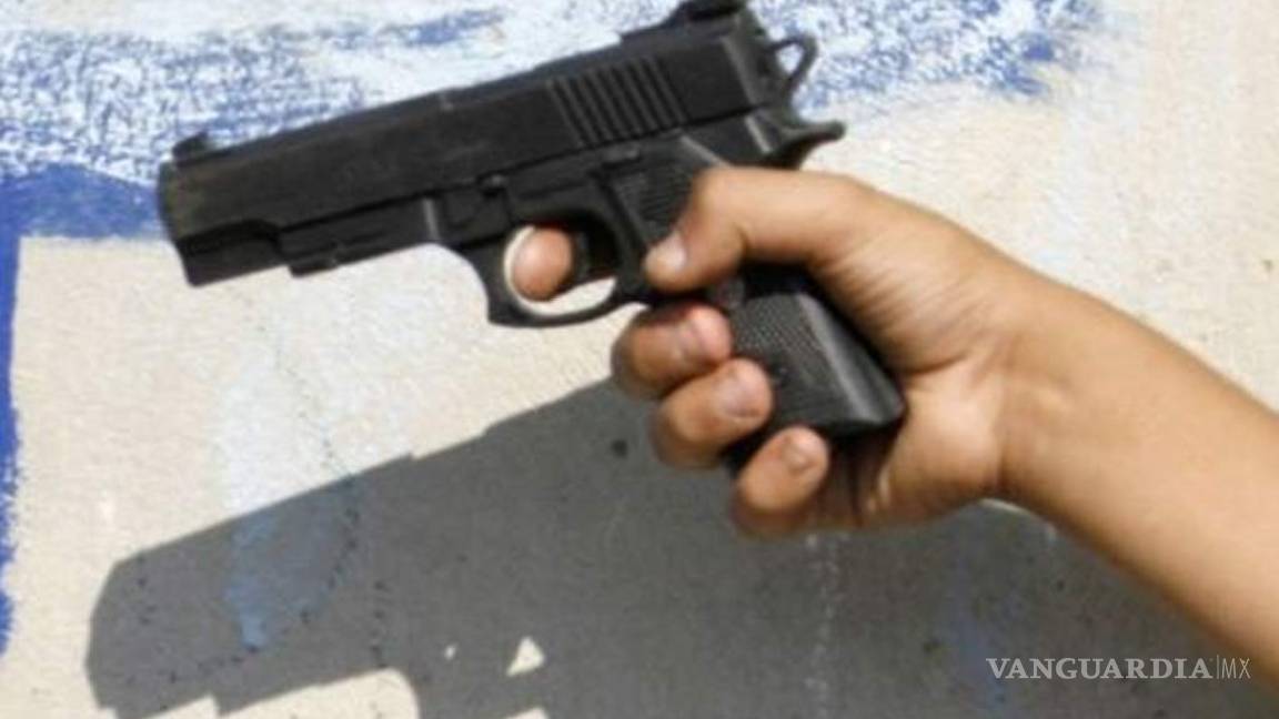 Descubren a niño con arma cargada en primaria de Matamoros