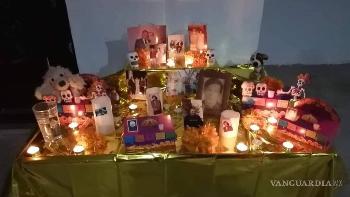 $!¿Ya viste estos altares en Saltillo? Dedicados a familiares, Walt Disney, Juan Gabriel, Cri-Cri y más (Fotos)